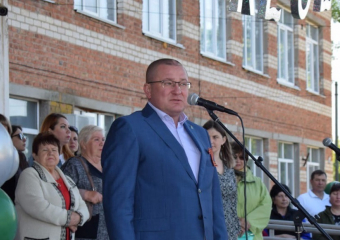 Глава Черноярского района сложил свои полномочия