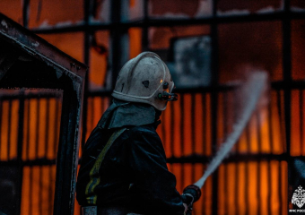 В Астрахани произошли пожары недалеко от троллейбусного парка и рынка