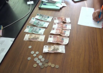 В Астрахани задержали студентов колледжа за вымогательство денег