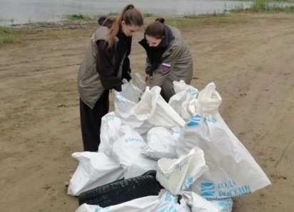 До конца октября в Астраханской области очистят около 400 километров берега