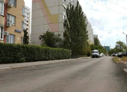 В Астрахани обновляют дороги дворовых территорий по просьбам жителей