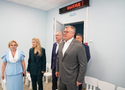 Игорь Бабушкин проверил ход ремонта детского сада в Астрахани 