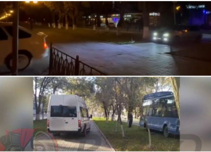 В Астрахани водители используют пешеходную аллею как часть дороги