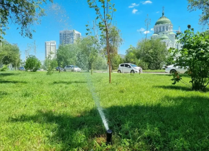 Администрация Астрахани продолжает модернизировать систему полива в городе