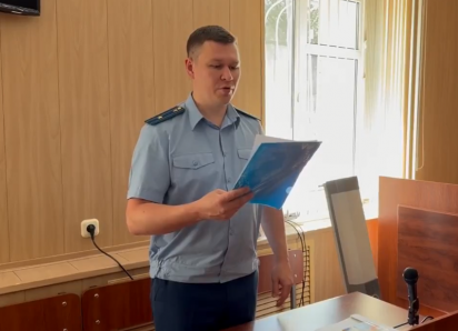 Астраханку судили за гибель женщины в результате падения дерева