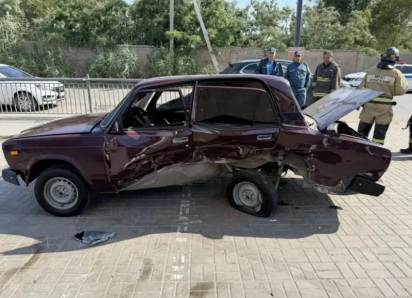 В Астрахани молодой водитель столкнулся с тремя автомобилями