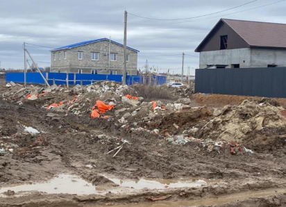 В Трусовском районе Астрахани обнаружили две свалки строительных отходов