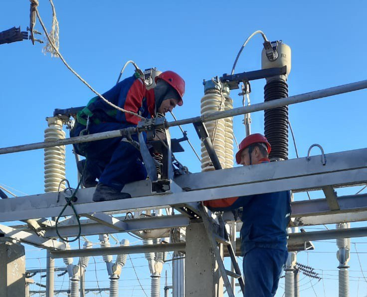 «Астраханьэнерго» отремонтировали 60 километров линий электропередач в 17 селах