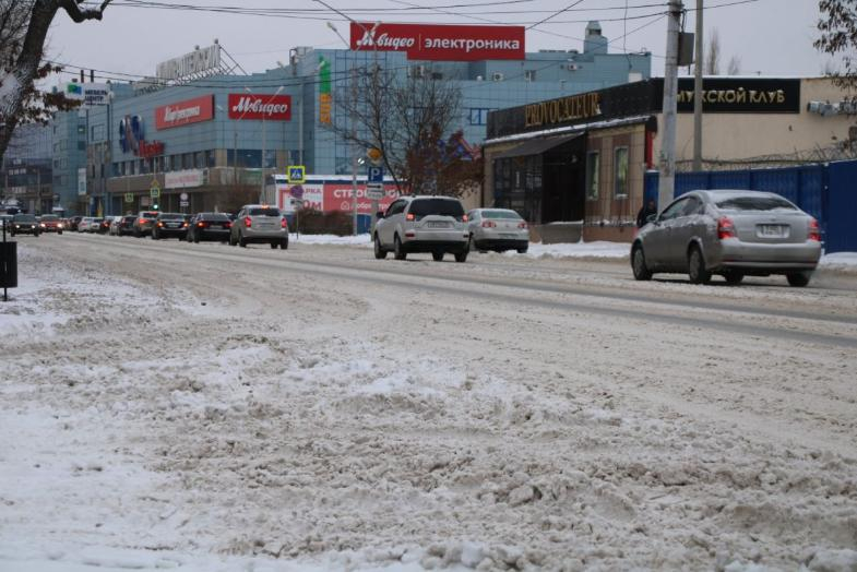 Жители и коммунальщики Астрахани оказались не готовы к снегопаду