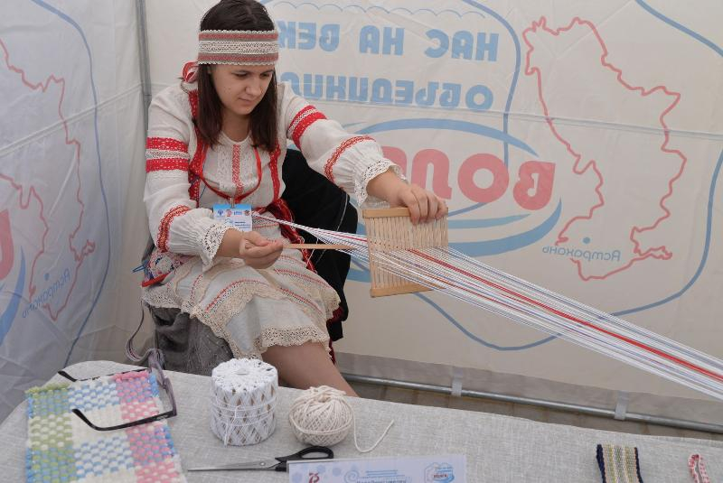 На астраханском этнофестивале российские мастера проведут творческие занятия