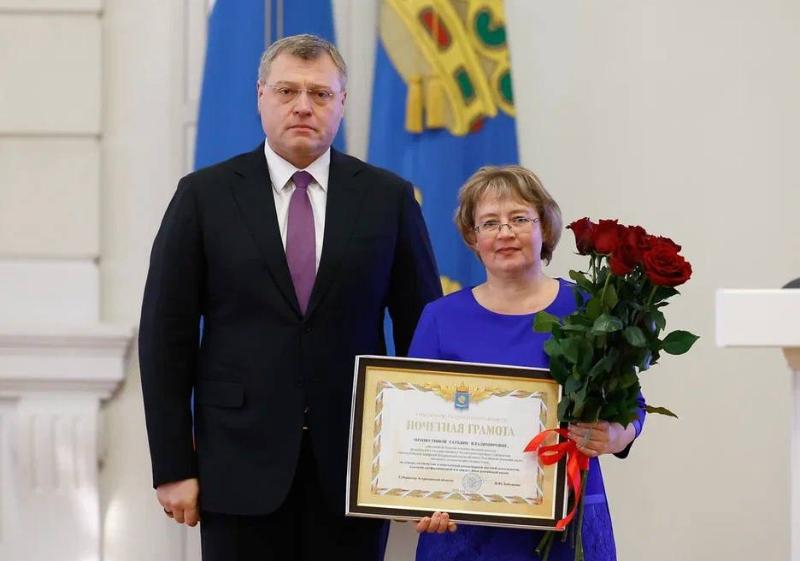 Губернатор Игорь Бабушкин поздравил астраханских ученых с профессиональным праздником