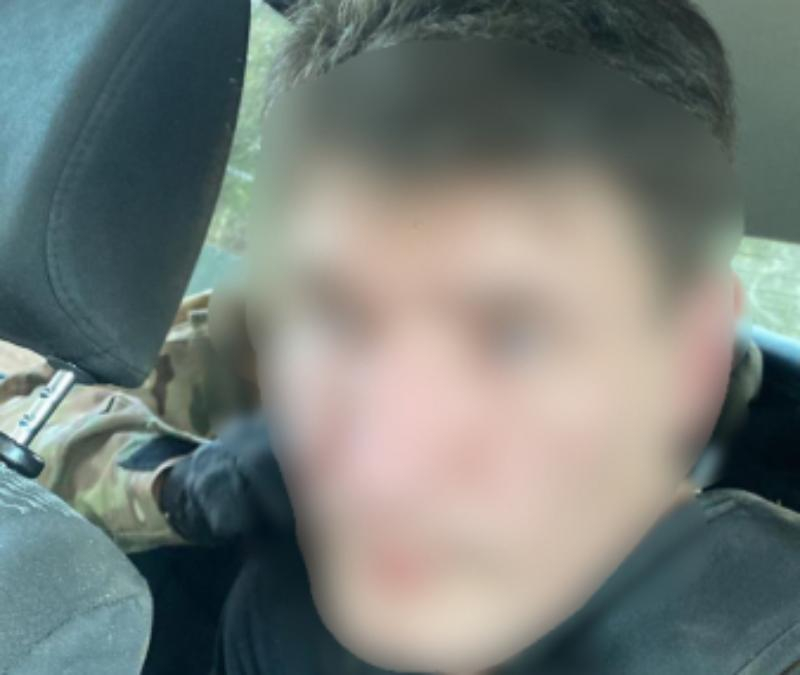 В Астрахани полицейские при обыске изъяли почти килограмм мефедрона