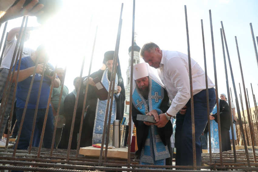 В Астрахани заложили камень в основание храма Благовещения