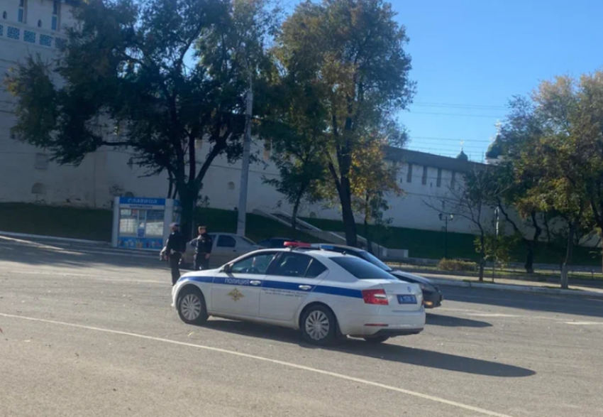 Пьяный астраханец опробовал свой коронный удар на полицейском