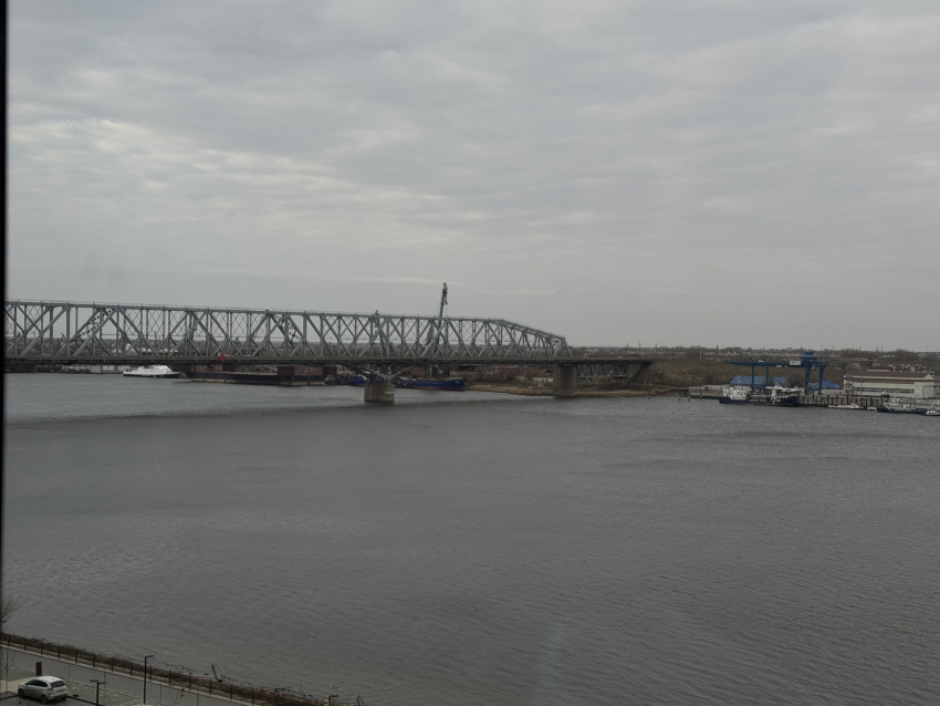 В Астрахани разведут Старый мост для прохода судов