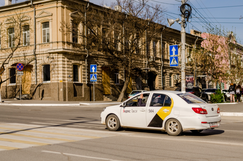 Как астраханские таксисты решают вопросы с неплательщиками 