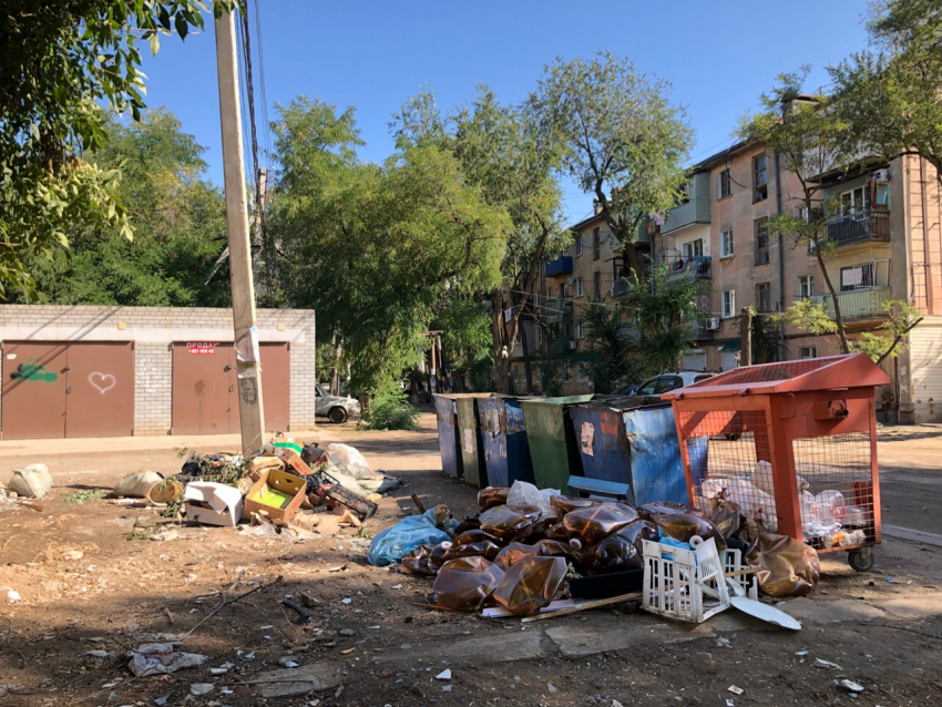 Глава Астрахани рассказала, как не нужно обращаться с мусором 