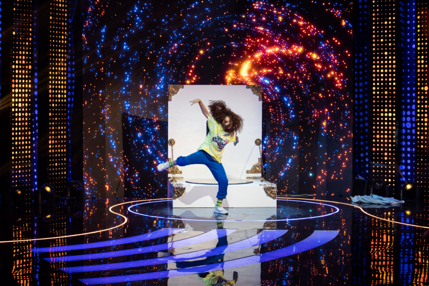 Российские звёзды попали впросак перед 11-летней астраханкой 