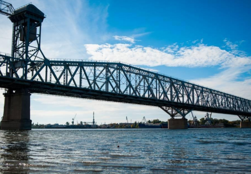 27 мая в Астрахани на два часа разведут Старый мост
