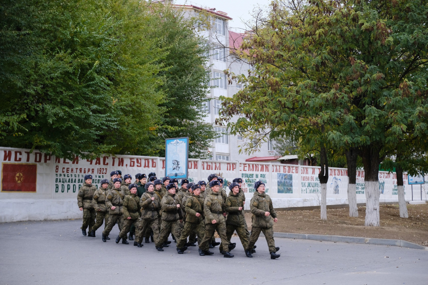 Мобилизованным астраханцам в воинскую часть доставили гуманитарный груз 