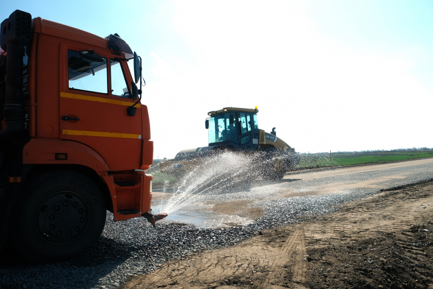 Под Астраханью делают важную дорогу