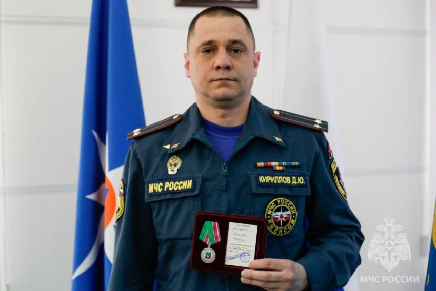 Астраханского спасателя наградили медалью «За заслуги перед Запорожской областью»