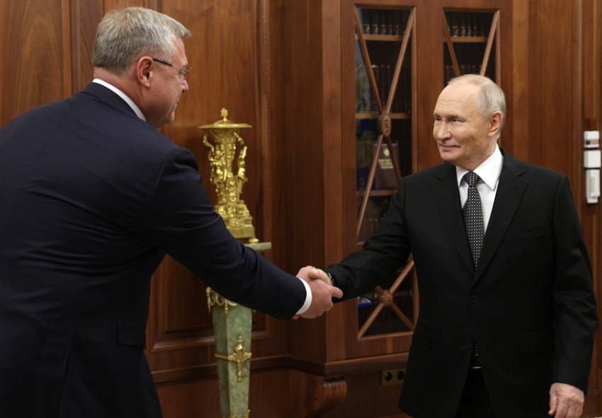 Игорь Бабушкин представил Владимиру Путину доклад о работе комиссии Госсовета