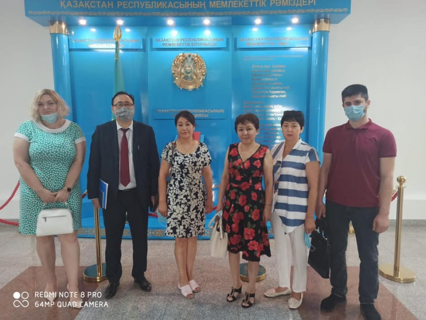 Врачей из Астрахани отправили в Казахстан для работы в «красной зоне"