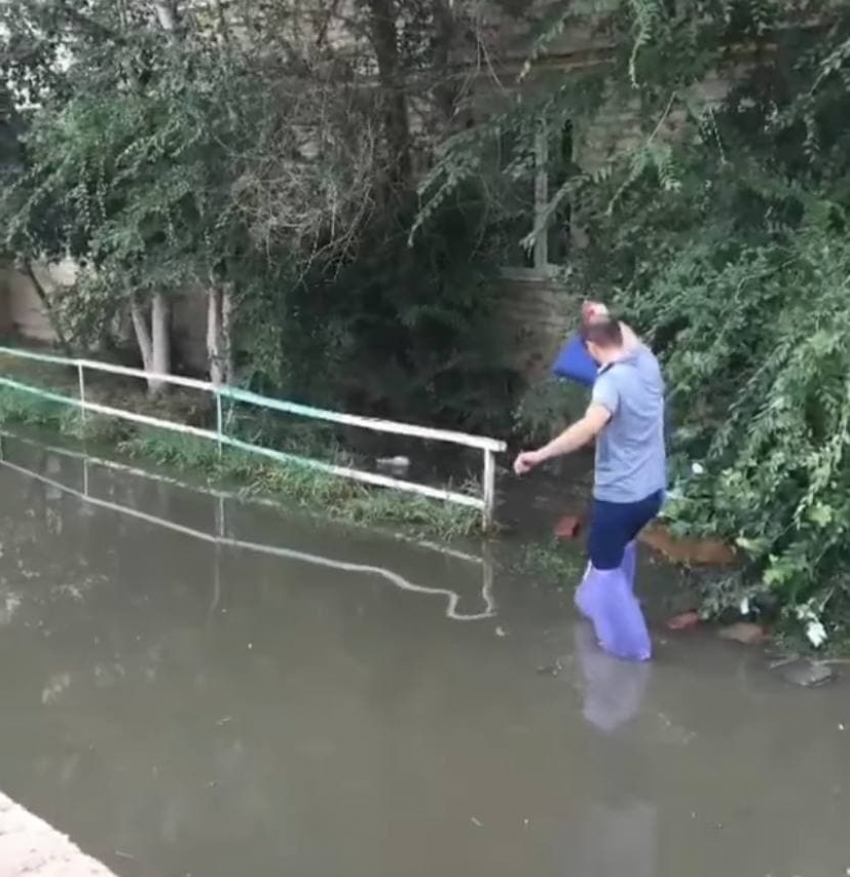 В Астрахани засняли очередной потоп