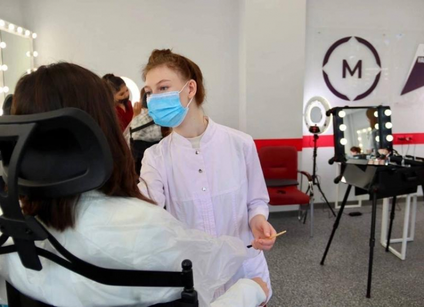 Астраханские работодатели открыли щедрые предложения о работе для подростков