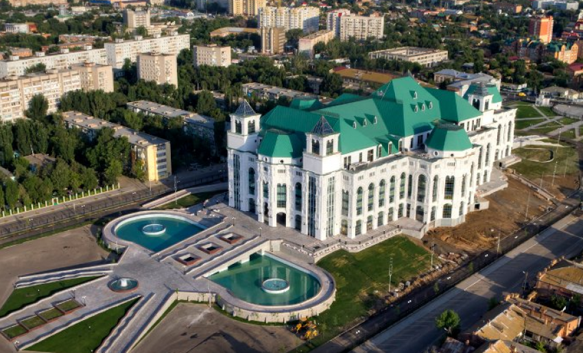 Что располагалось на месте Астраханского театра оперы и балета в прошлом веке
