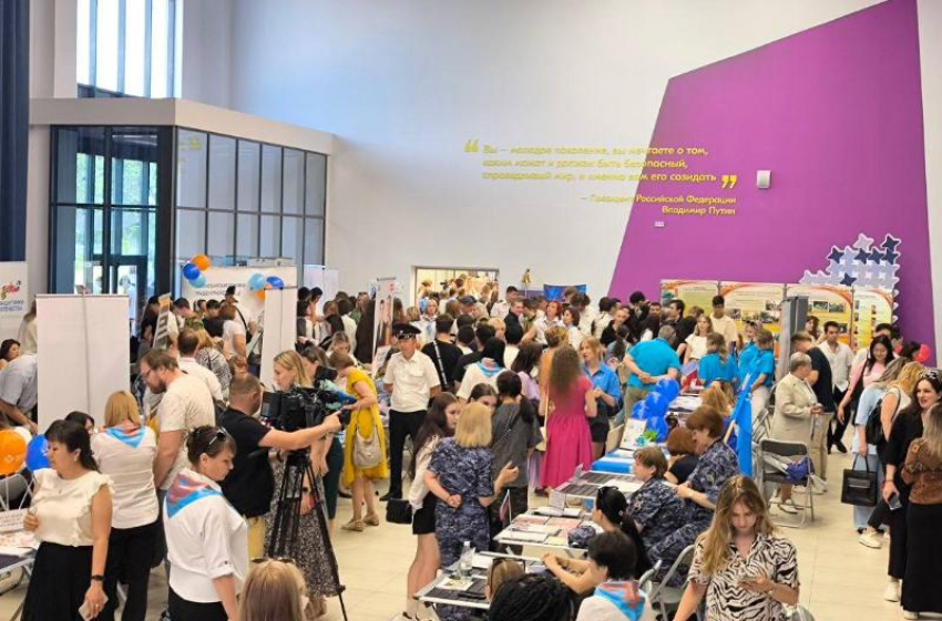 В банке вакансий Астраханской области растет количество рабочих вакансий