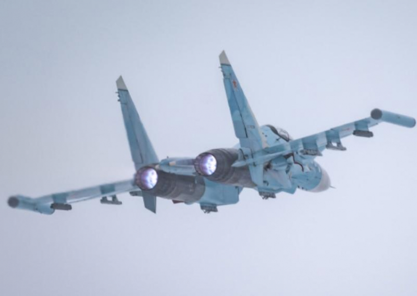 В Астраханской области российские летчики отработали пуски ракет и бомбометание