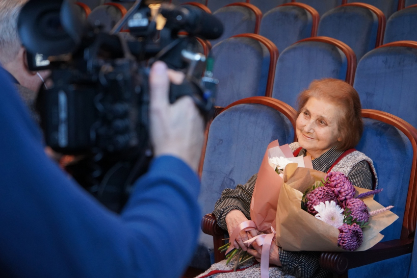 Астраханская актриса Виолетта Гетманец награждена почётной премией «Признание»