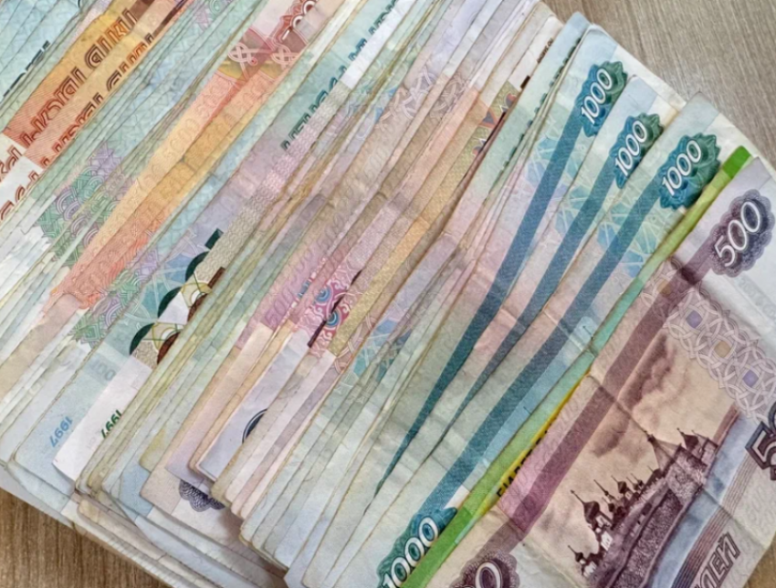 В Астрахани адвокат и его знакомый развели клиента на пять миллионов рублей