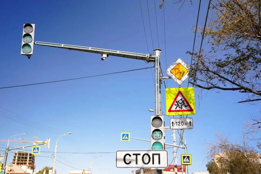 В Астрахани на одной из самых оживленных улиц появились видеодетекторы транспорта