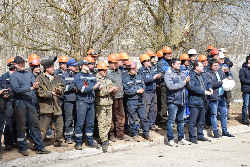 Перед сотрудниками судостроительного завода «Лотос» погашен долг по заработной плате