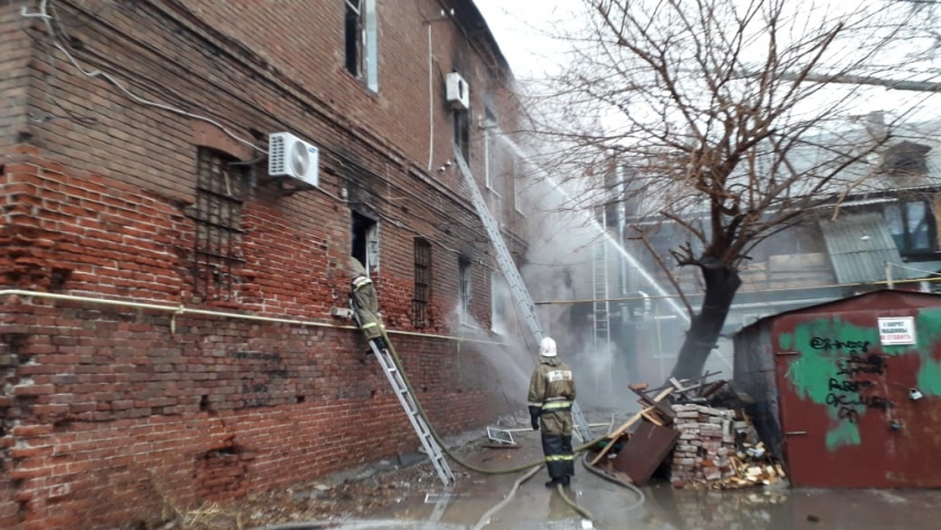 Обнаружен еще один погибший на пожаре в Астрахани