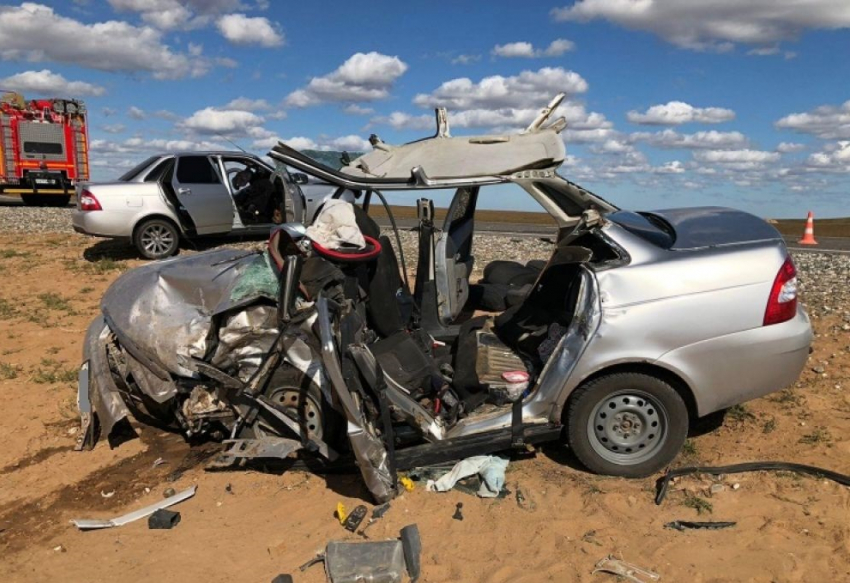 Астраханец погиб в страшной аварии в Калмыкии
