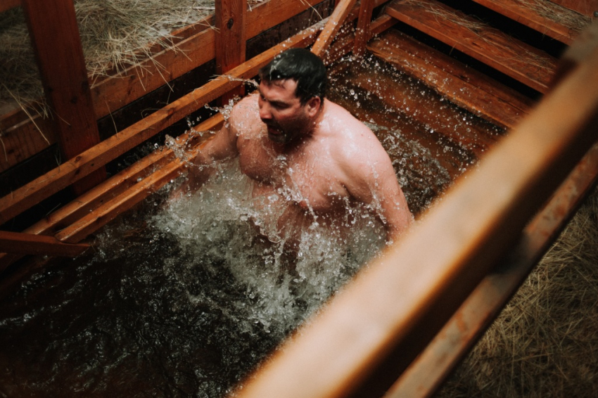 Одно из 5 мест для купания на Крещение в Астрахани оказалось опасным 