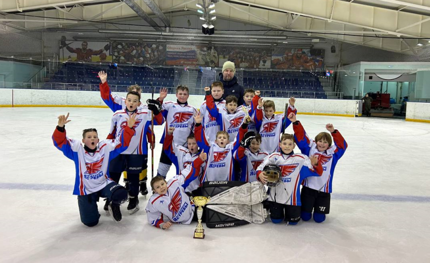 Юные хоккеисты «Астраханских ястребов» возвращаются с триумфом из Тамбова