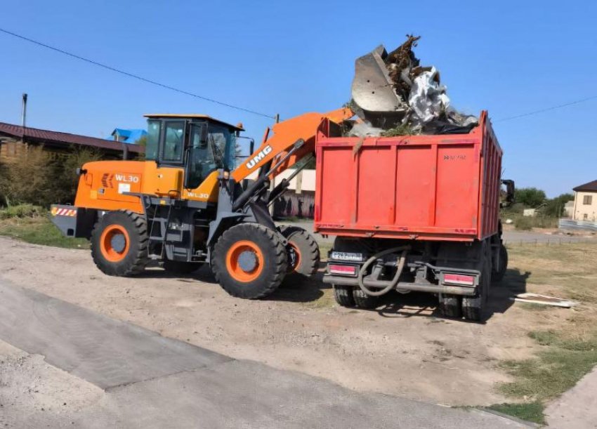 За два выходных астраханцам убрали 16 стихийных свалок