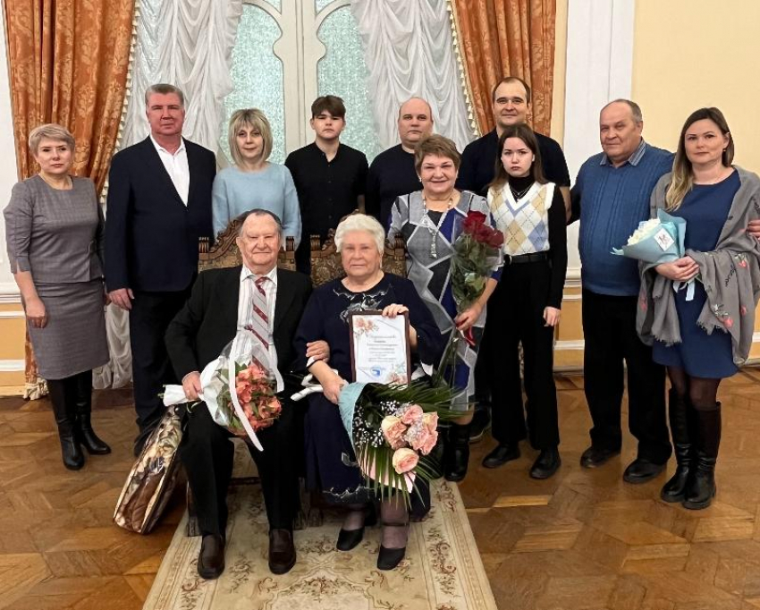 В Астрахани супруги Ушаковы отметили железную свадьбу