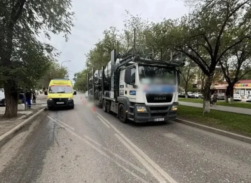 В Астрахани автовоз насмерть сбил пенсионерку на улице Савушкина
