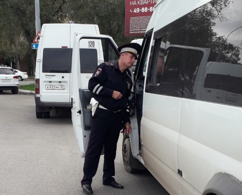 В Астрахани водителей проверяют на трезвость