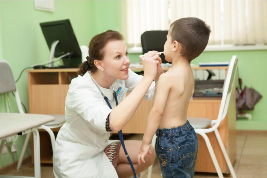 В больницах Кременского района ЛНР работают астраханские врачи