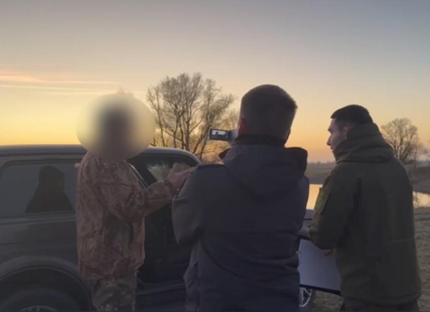 В Астраханской области неизвестный застрелил волгоградского рыбака