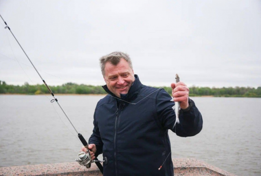 Игорь Бабушкин поздравил рыбаков с праздником 