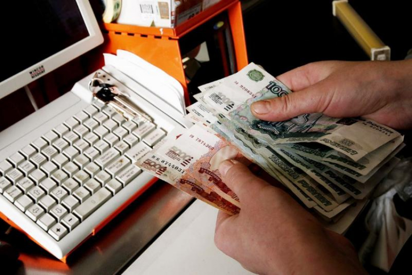 В Астрахани индивидуальный предприниматель не хотел выдавать зарплату своим сотрудникам