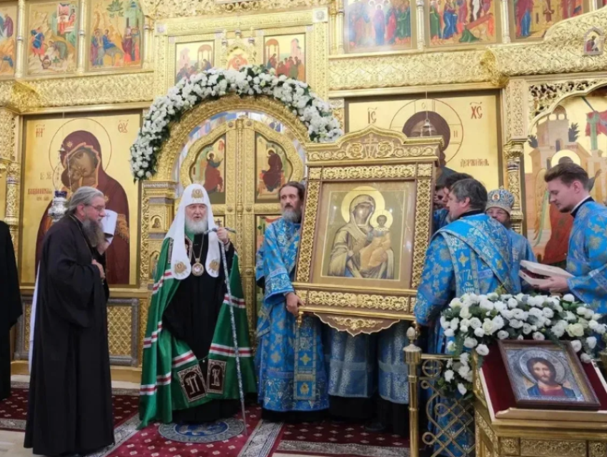 Патриарх Кирилл освятил астраханский храм Пресвятой Богородицы 17 века